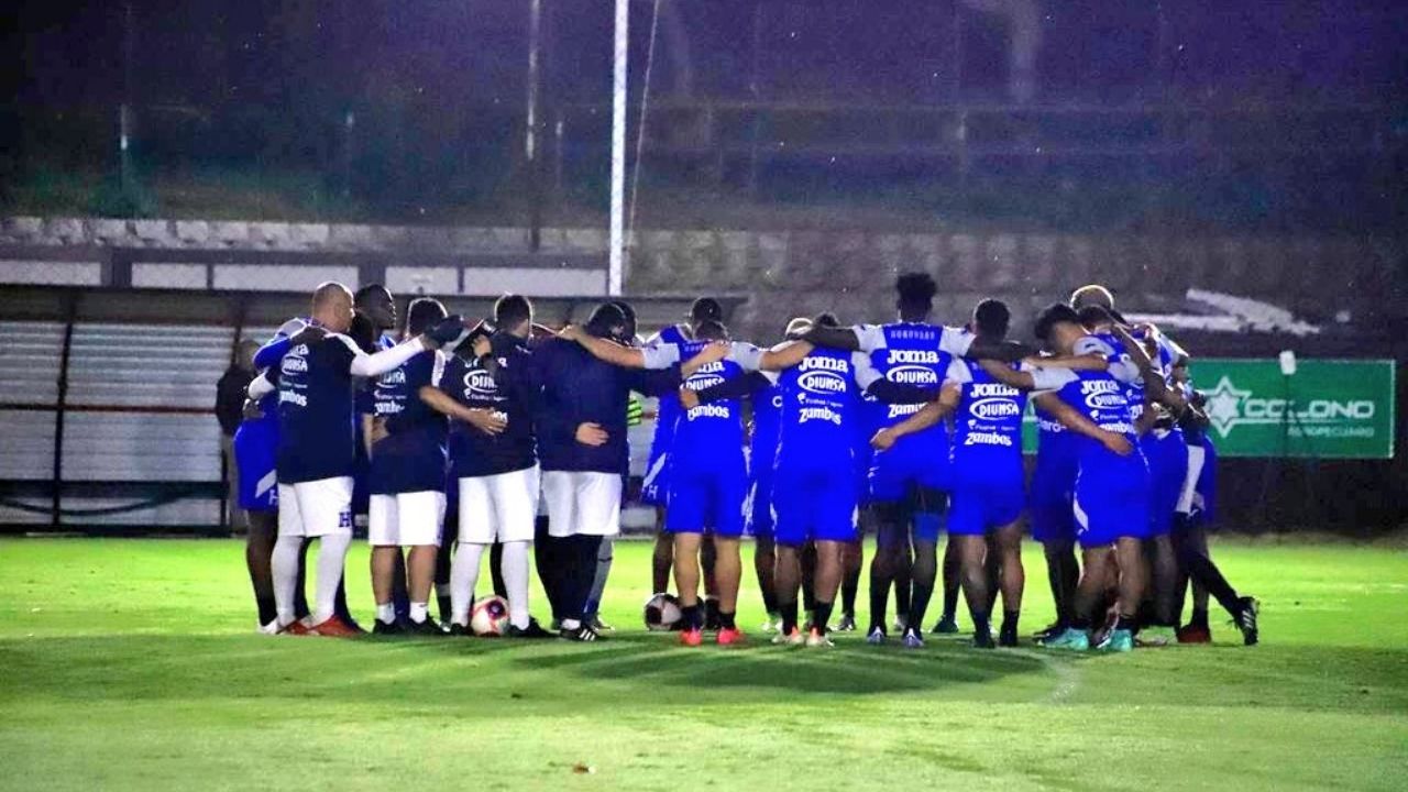 Honduras hizo su primer entrenamiento en Costa Rica pensando en los tres puntos