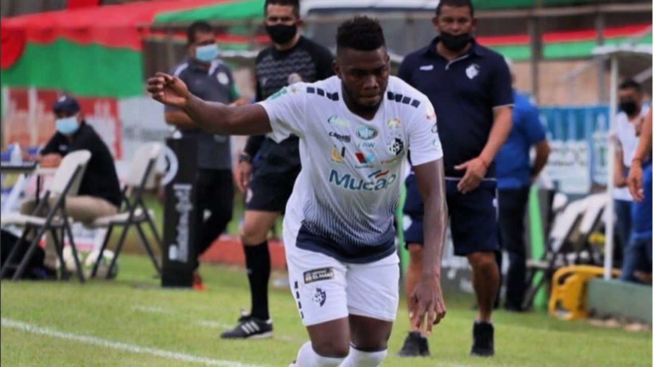 Elmer Güity se despide del Cartaginés: 'Siempre los llevaré en mi corazón'