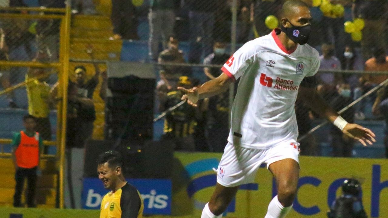 Jerry Bengtson ganó su séptimo título de goleo en Liga Nacional