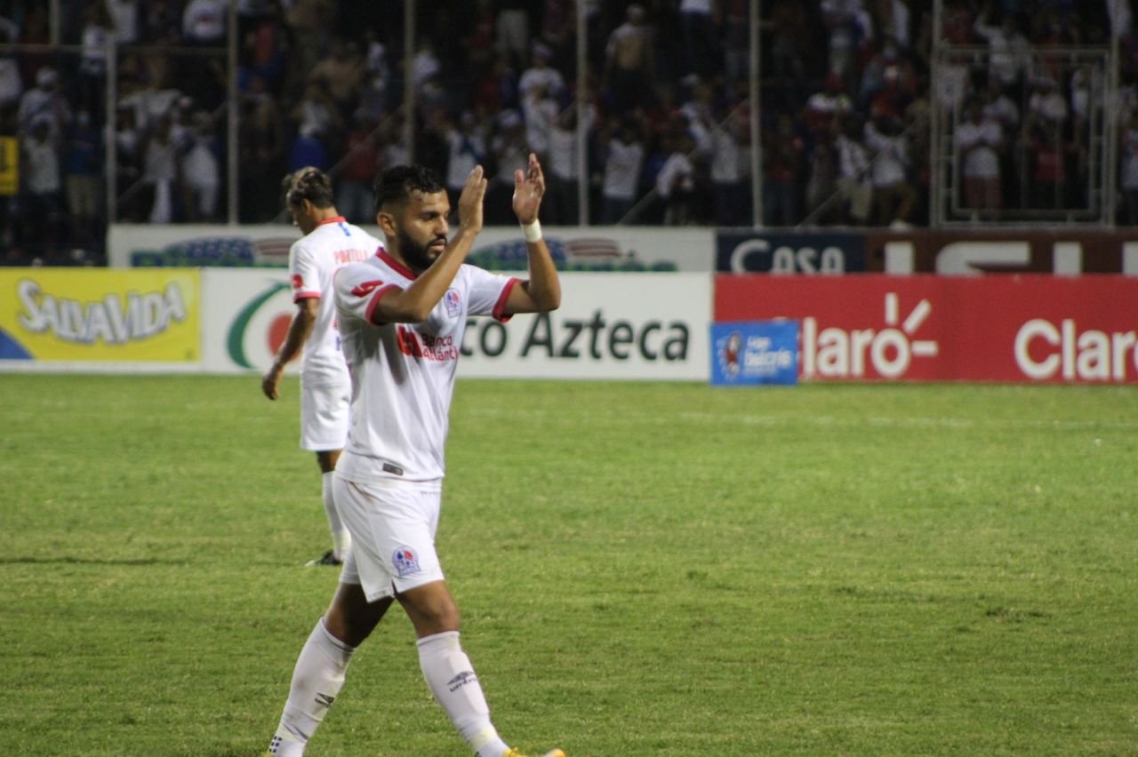 Magia y goles bonitos: La tarde de Jorge Álvarez que castigó a Real España en la ida de la final