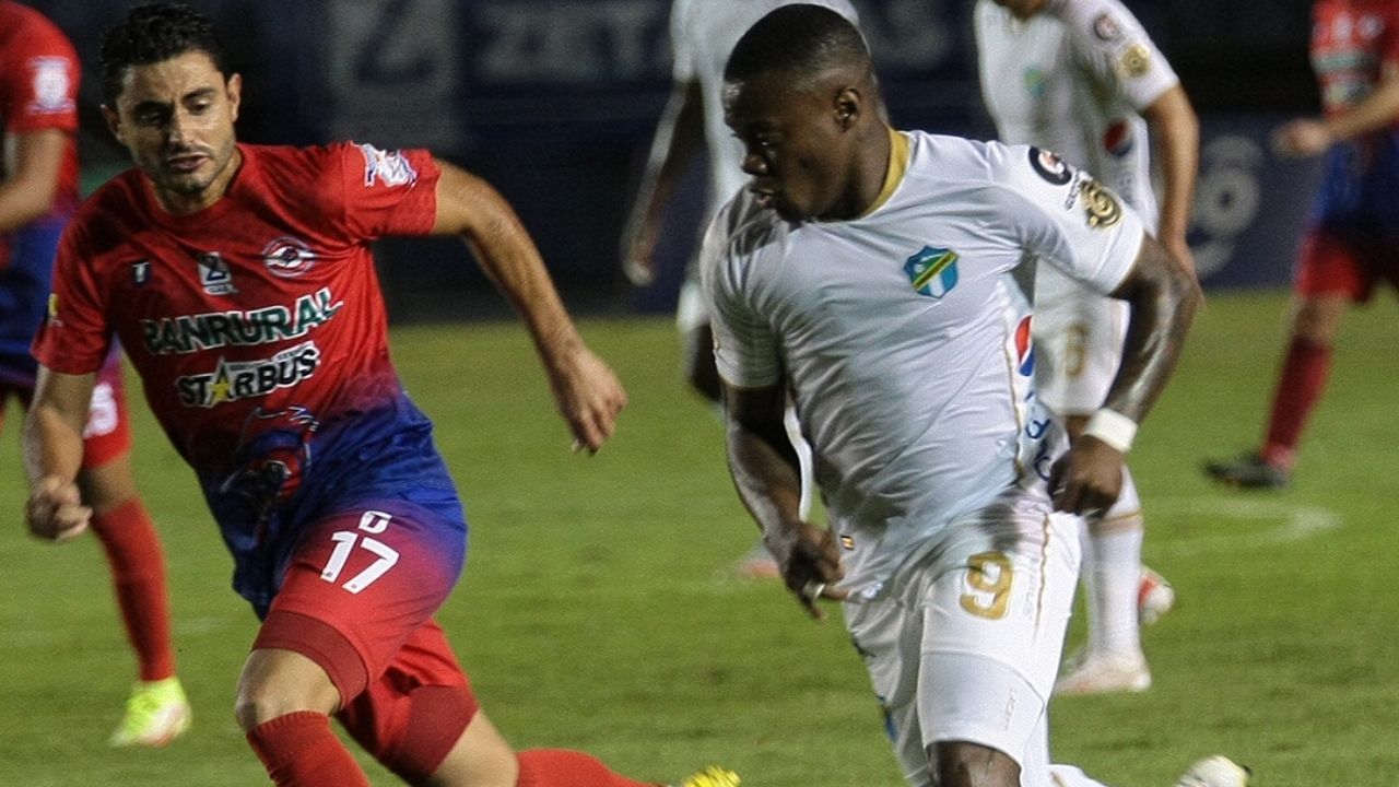 Junior Lacayo y el Comunicaciones van por el doblete en Guatemala