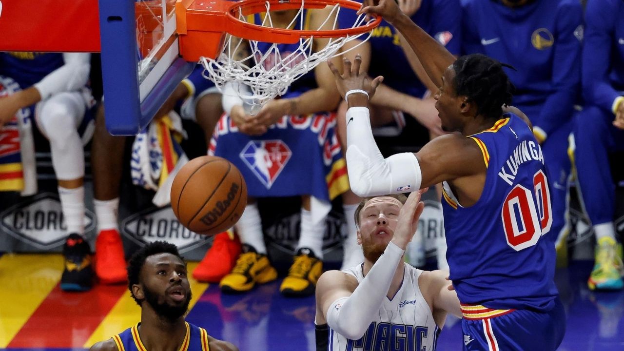 Los favoritos no fallan mientras el coronavirus vuelve a amenazar a la NBA