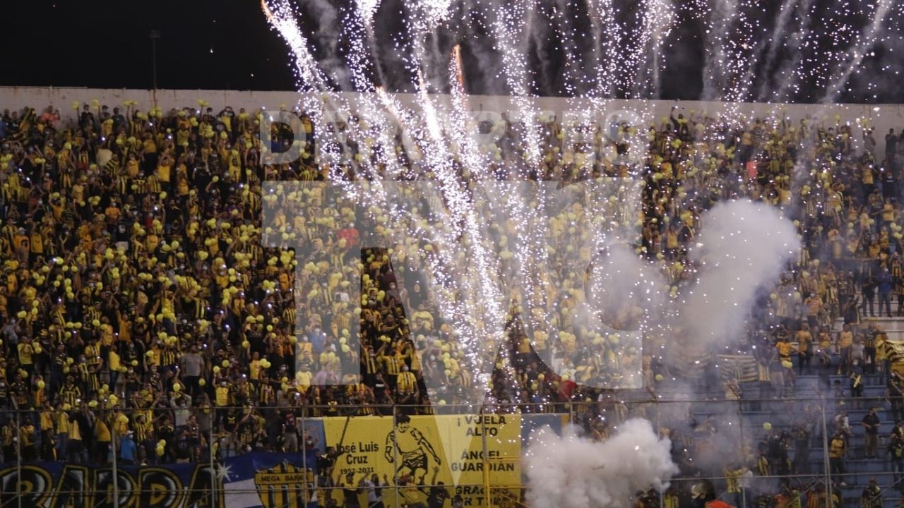 Así fue el inolvidable recibimiento de Real España y Olimpia por parte de su afición