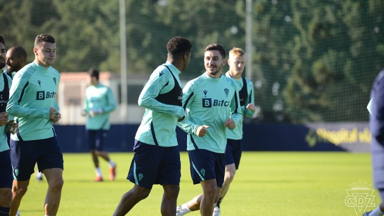 Choco Lozano y Cádiz tiene su primera prueba ante el Villa de Fortuna en la Copa del Rey