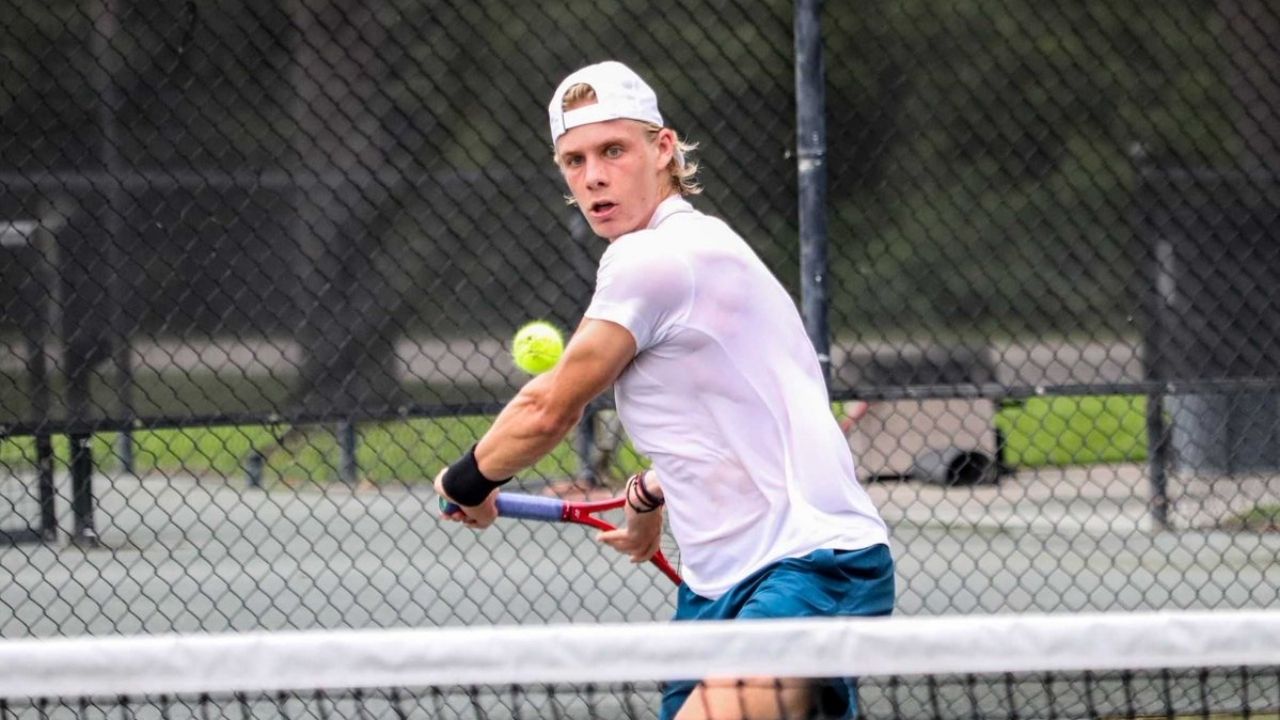 Tenista canadiense Shapovalov da positivo a covid-19 en Australia