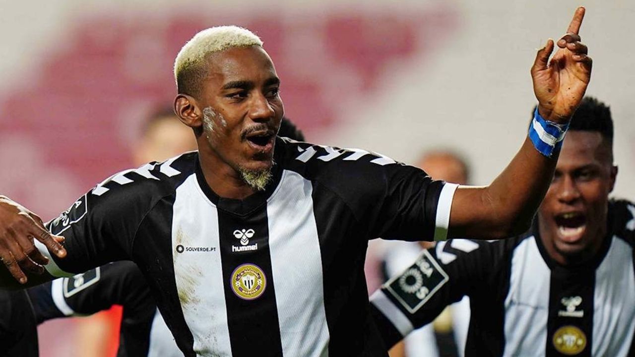 Liga de Portugal destaca a Bryan Róchez por hacer lo que ningún delantero hizo en diciembre