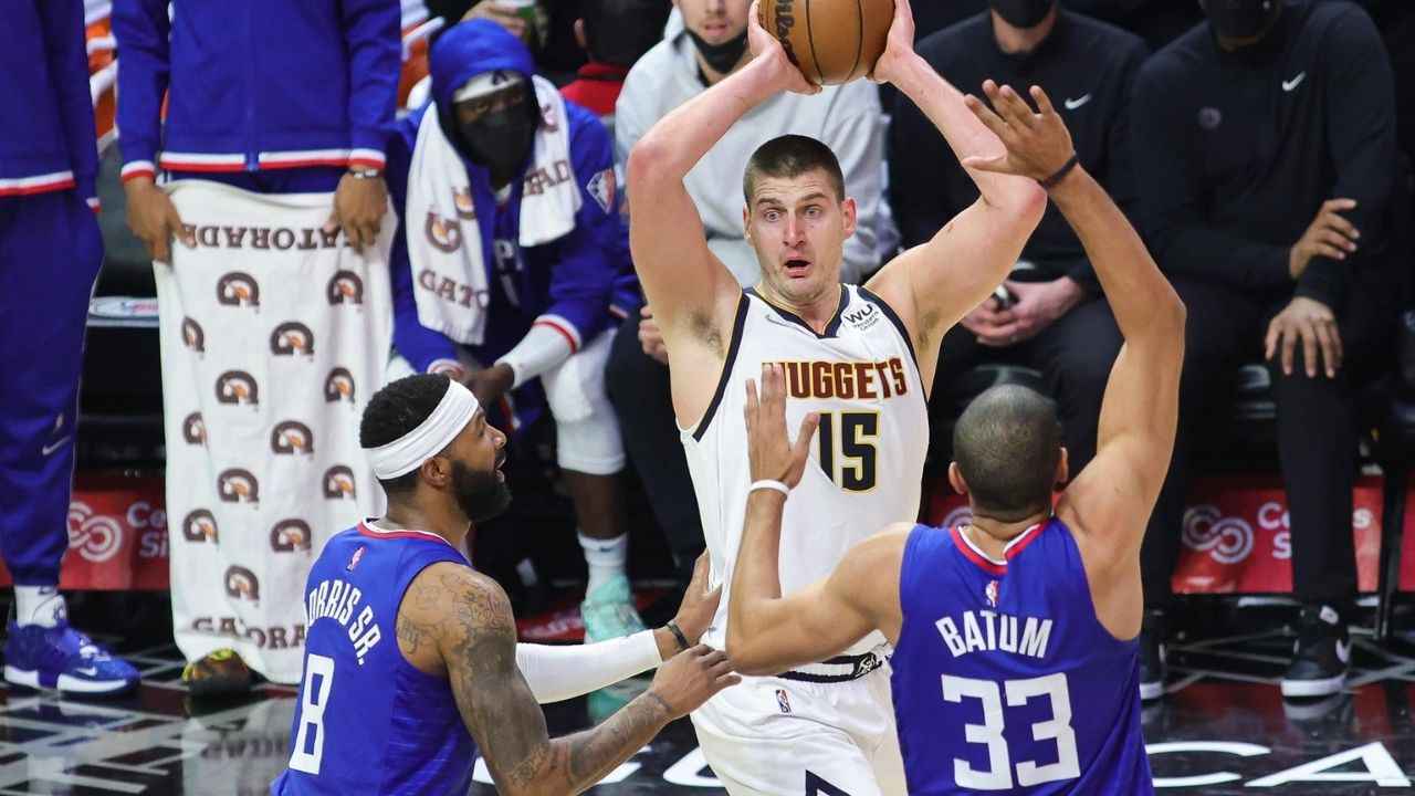Triple-doble de Jokic deja sin respuesta a LeBron y los Lakers