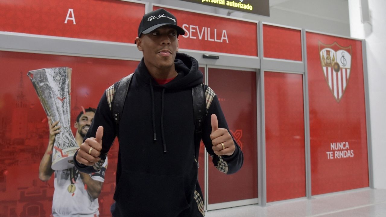Sevilla ficha a delantero y presenta sus credenciales para pelear la Liga con el Real Madrid