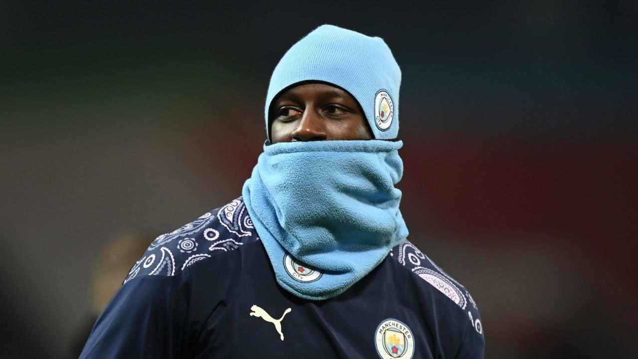 Jugador de Manchester City acusado de ocho violaciones sale en libertad bajo fianza