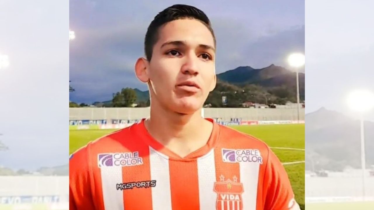 ¡Desde Grecia! Luis Palma aplaude debut de quinceañero en el Vida