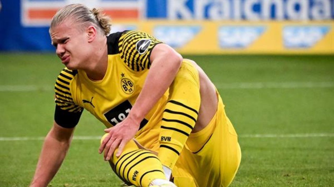 Haaland se retiró lesionado en el partido que el Dortmund venció al Hoffenheim