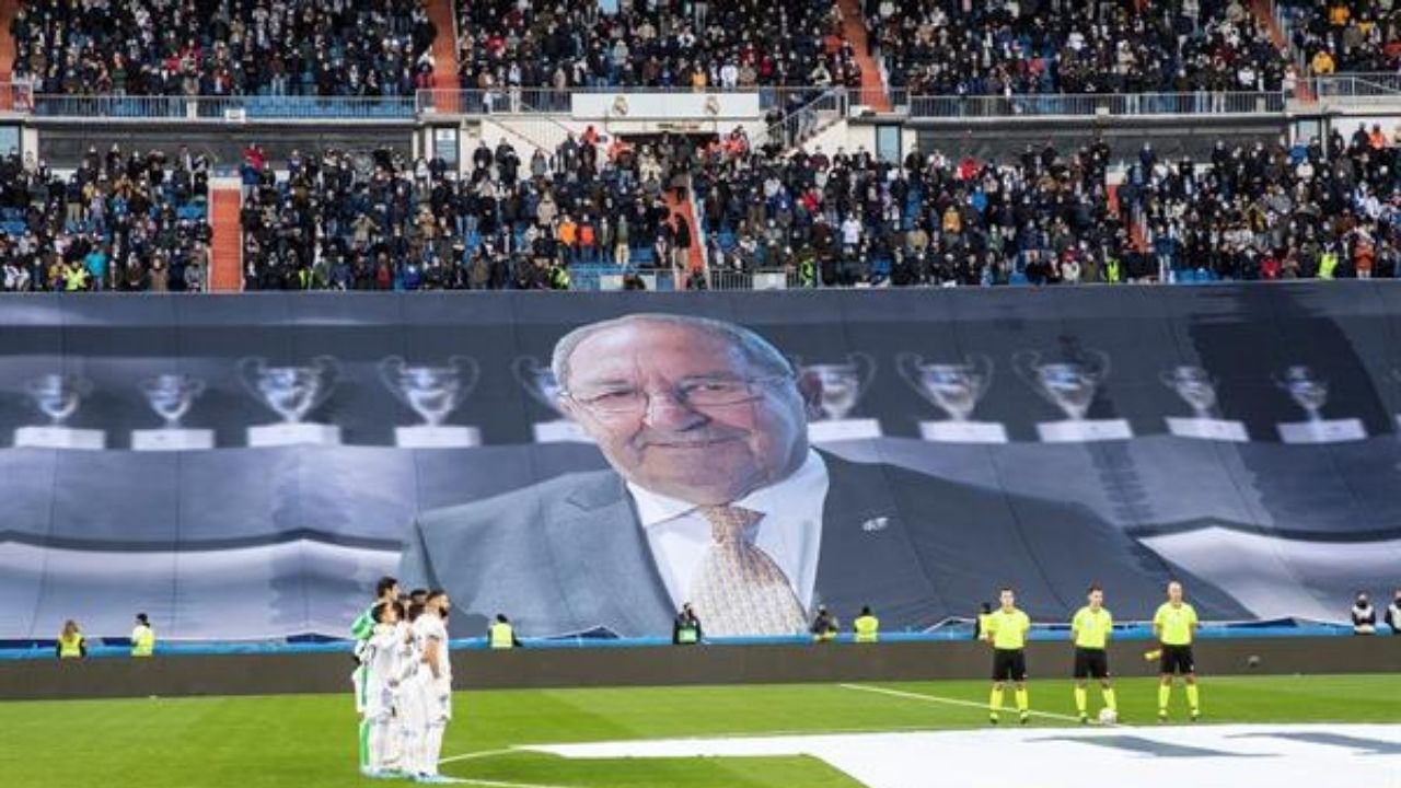 El Santiago Bernabéu despide a Paco Gento