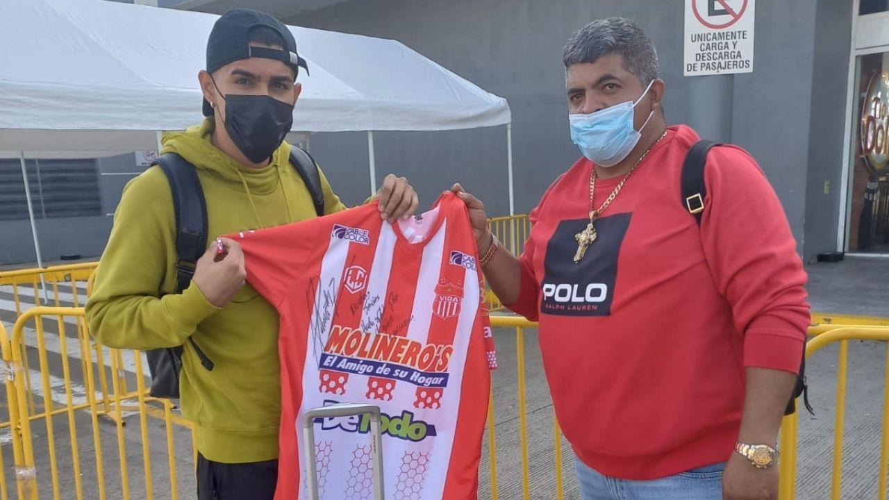 Presidente del Vida anuncia que en mayo se irán al extranjero otros dos futbolistas hondureños
