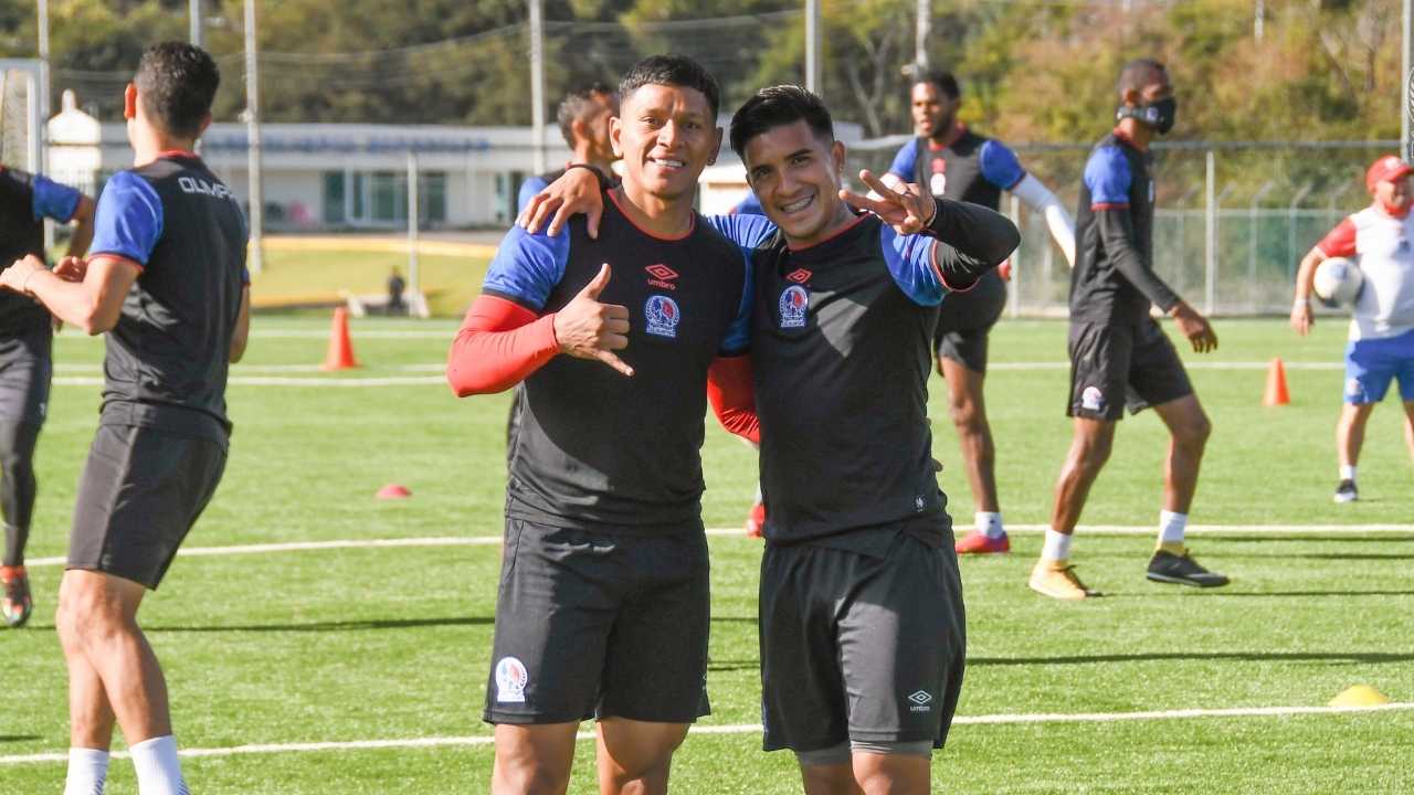Michaell Chirinos dedica emotivo mensaje de bienvenida a Brayan Moya con Olimpia