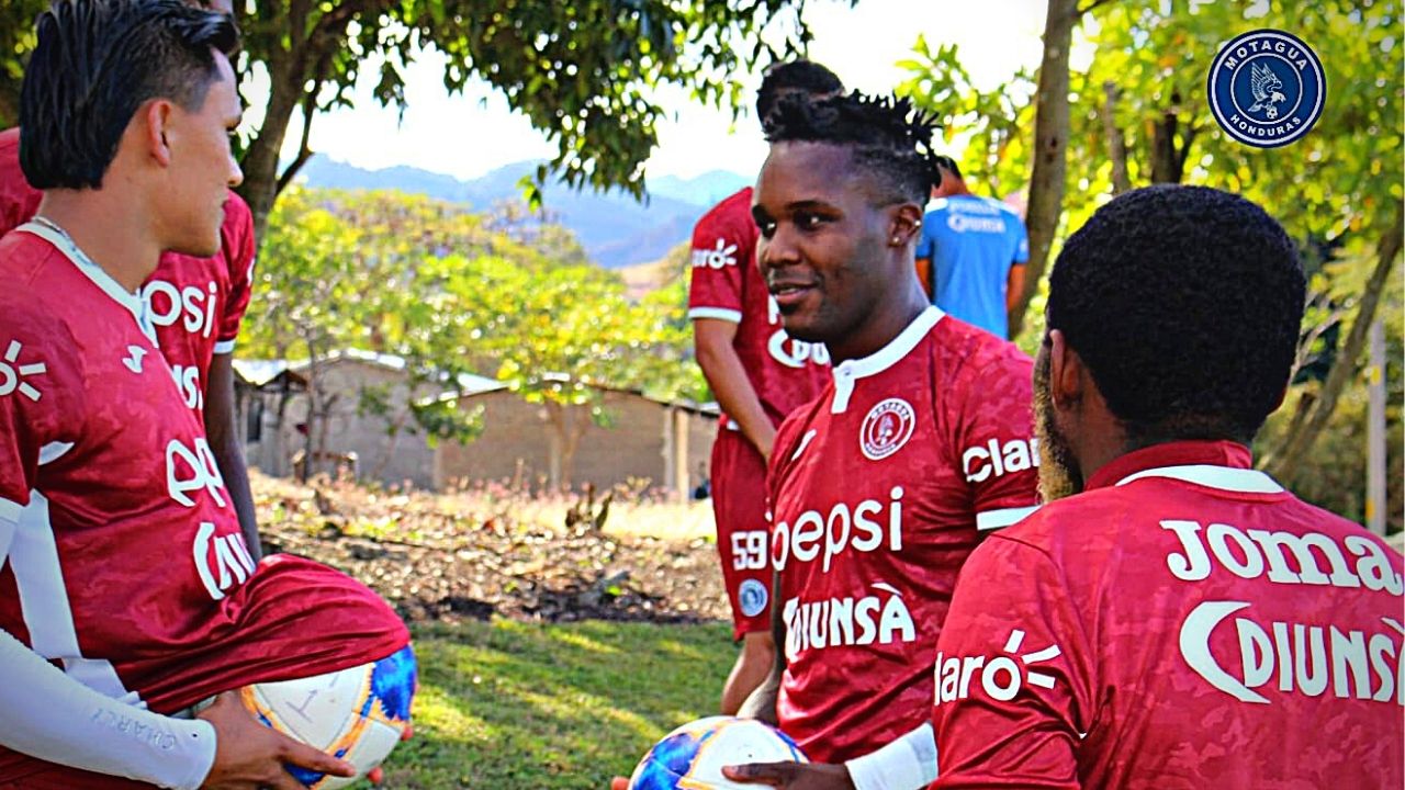 Rubilio Castillo sorprende y aparece entrenando con Motagua, ¿vuelve al Nido?