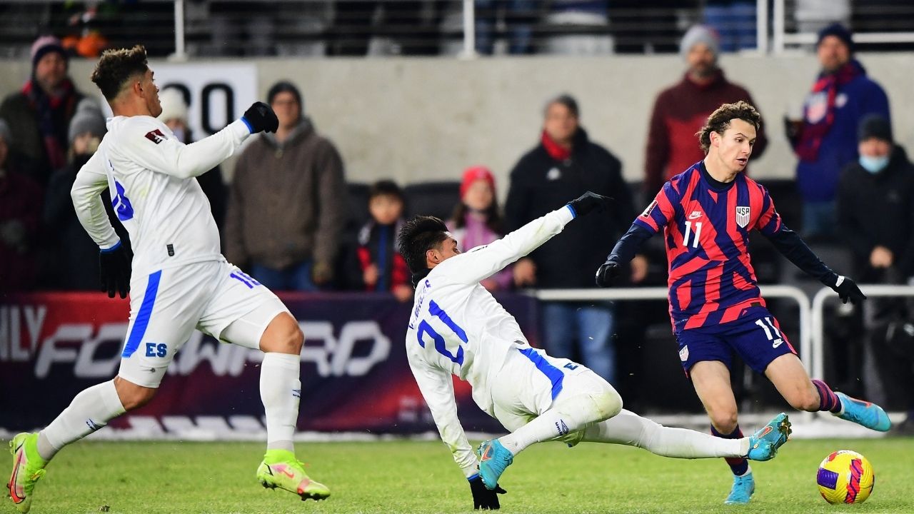 Estados Unidos se impone a una selección de El Salvador impetuosa en el frío de Columbus