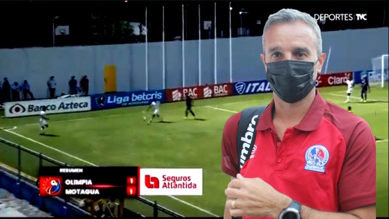 Pablo Lavallén y su primera queja del arbitraje tras jugada de Brayan Moya