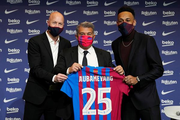 La respuesta de Aubameyang al cuestionamientos sobre la promesa a su abuelo de fichar por el Madrid