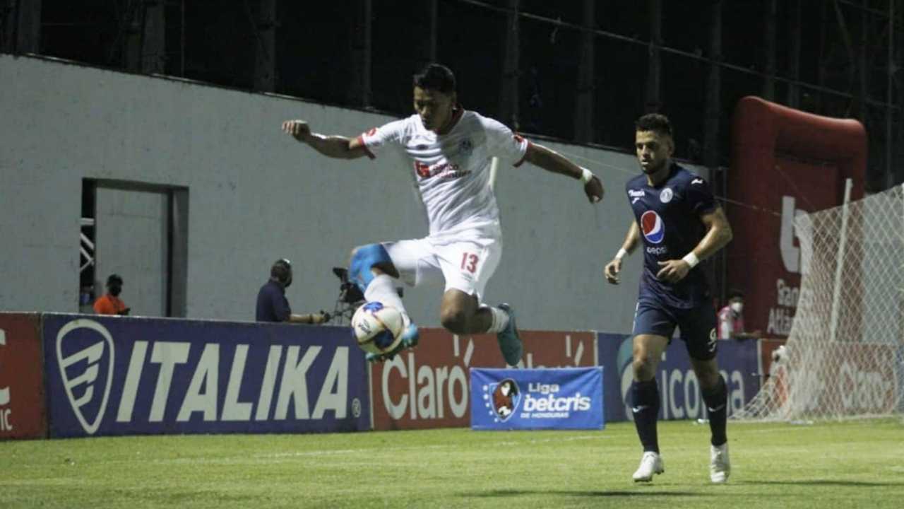 Prensa internacional se rinde ante Brayan Moya tras el clásico entre Olimpia y Motagua