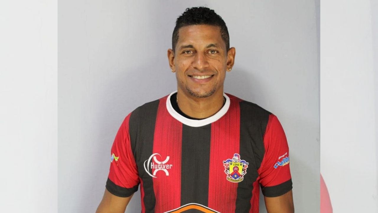 ¡Es oficial! Carlo Costly es presentado por equipo de Segunda División