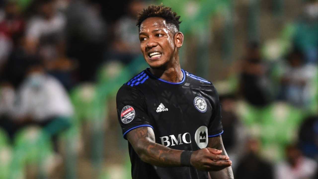Romell Quioto mete un tremendo gol y el VAR ahoga su celebración