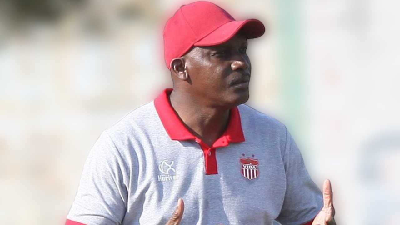 Raúl Martínez Sambulá volverá a dirigir en el fútbol hondureño
