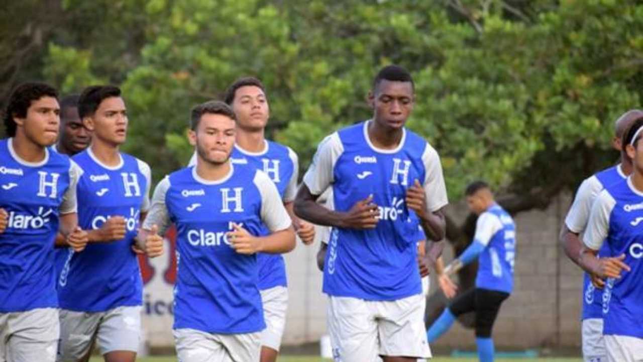 Selección de Honduras viaja sin entrenador para afrontar los amistosos ante Costa Rica
