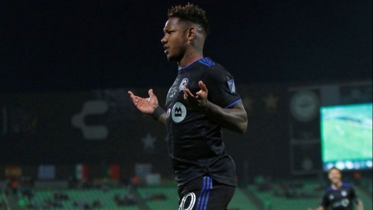 Romell Quioto se enfureció y llama 'malditos' a los del VAR por anularle un gol