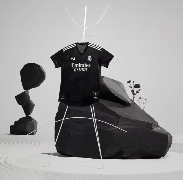 Real Madrid indumentaria color negro