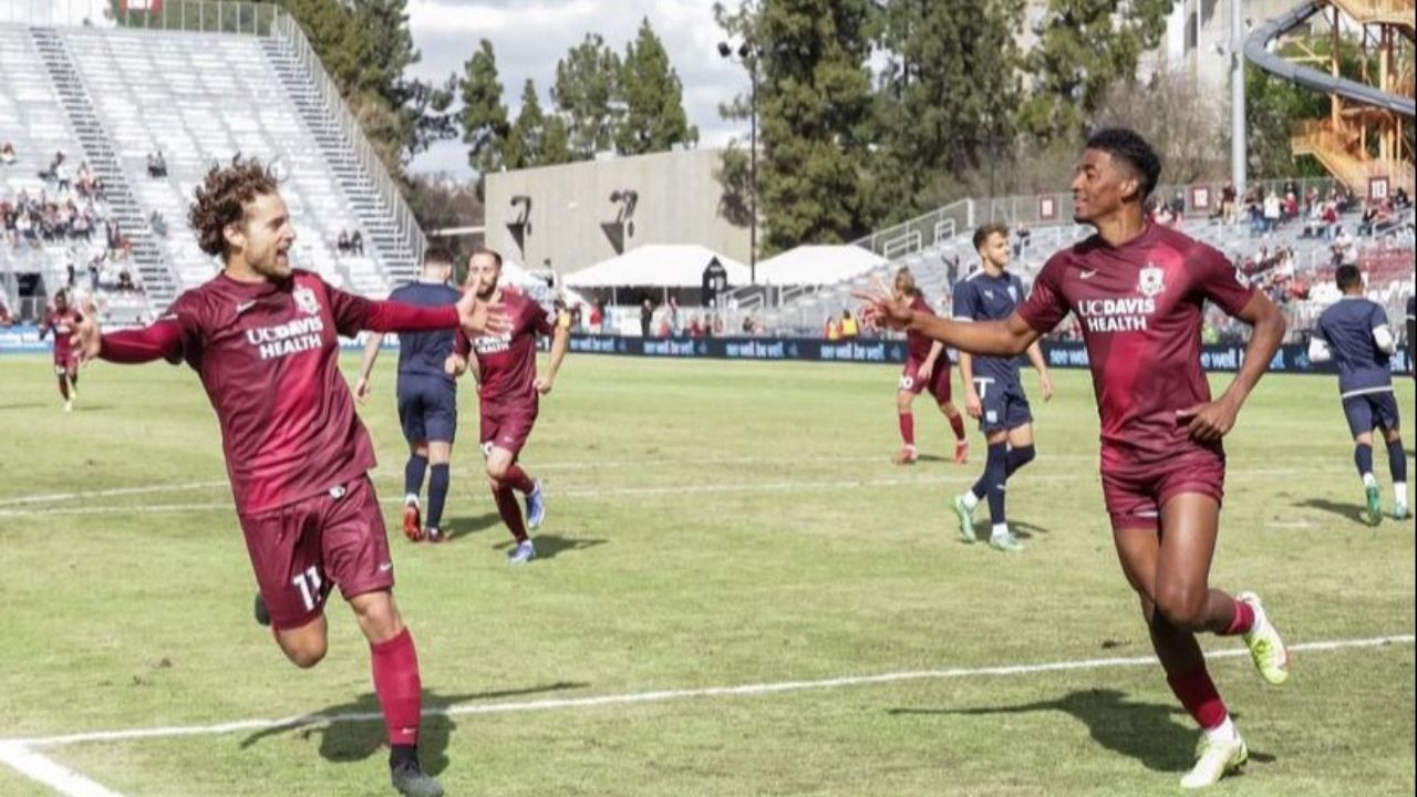 El imperdible gol de Douglas Martínez que le dio el triunfo a su equipo en Estados Unidos