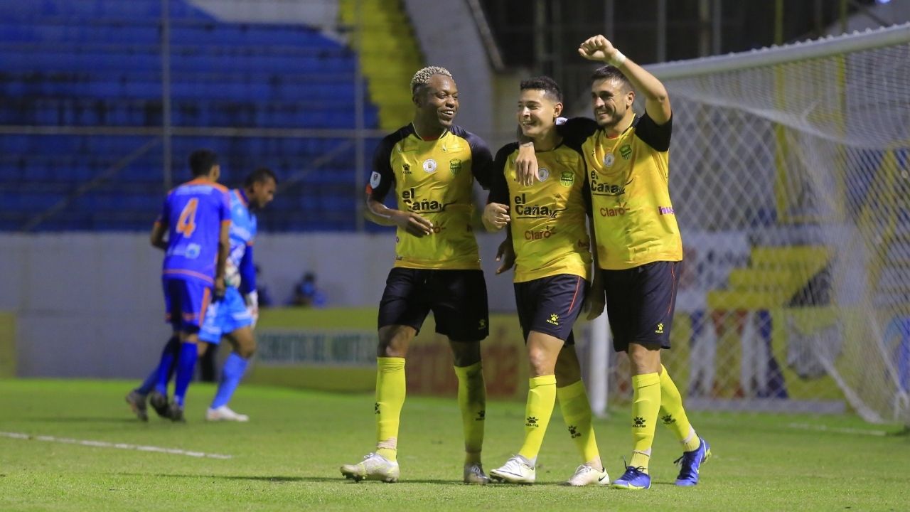 ¡Máquina intratable! Real España vence a Lobos con gol de Benavidez y lleva cuatro triunfos al hilo