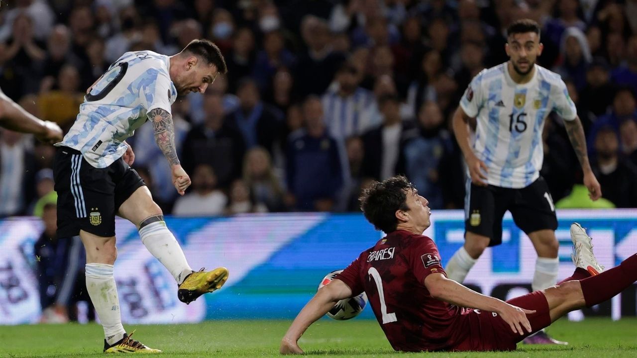 Argentina vence a Venezuela y alarga su invicto en la noche de Lionel Messi