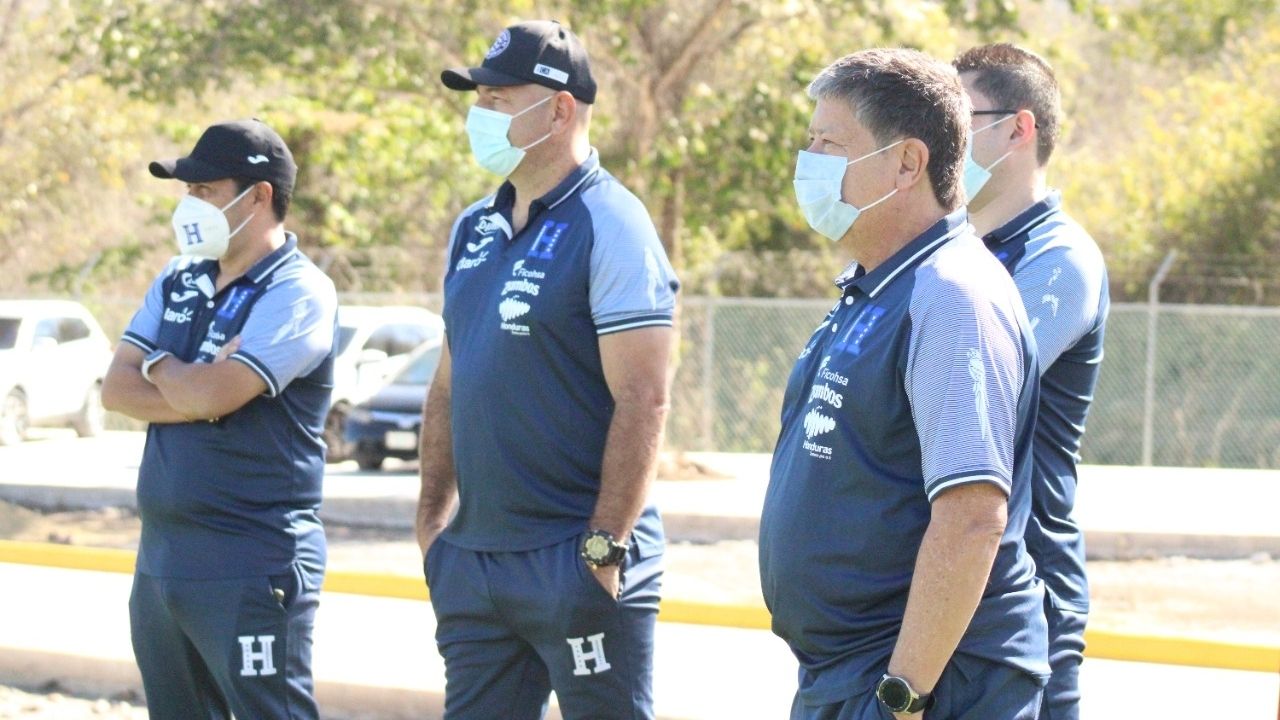 Bolillo Gómez visita a uno de los grandes de la Liga Nacional de Honduras