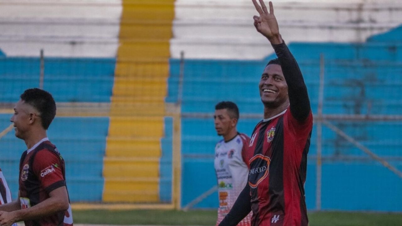 Carlo Costly se despacha con triplete de goles en la Liga de Ascenso