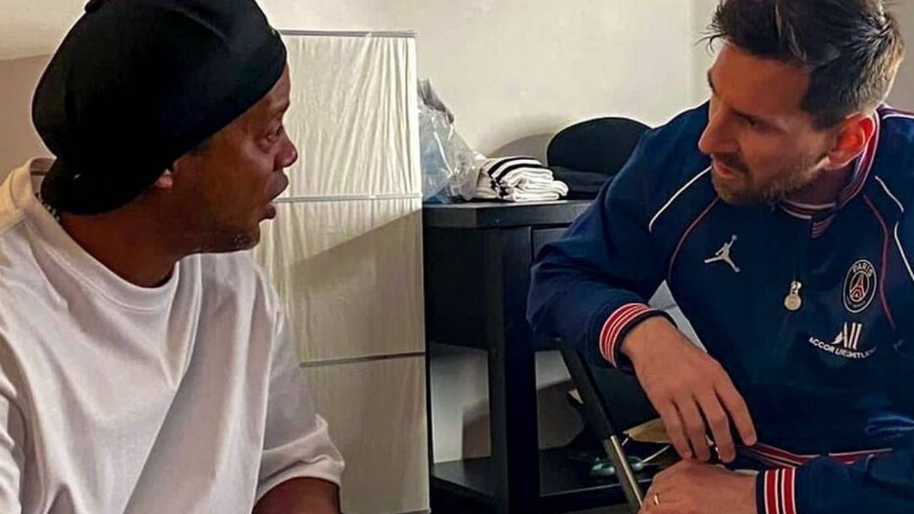 Ronaldinho reacciona sobre los silbidos en el Parque de los Príncipes: 'Es difícil cuestionar a Messi'