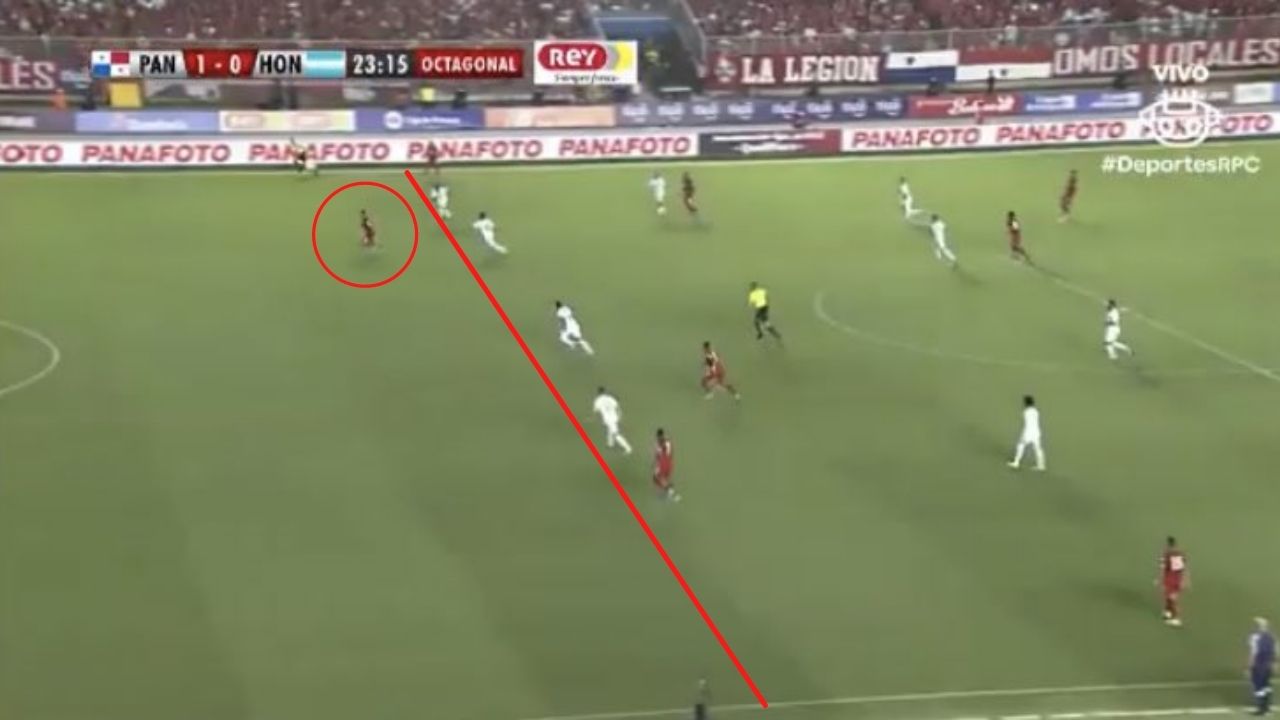 La polémica jugada del gol de Panamá ante Honduras en el Rommel Fernández