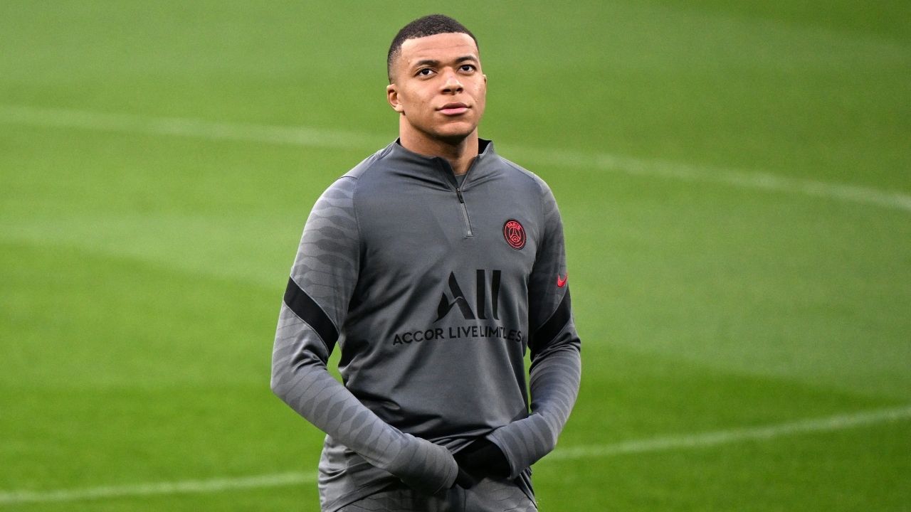 VIDEO: ¡Alucinado! La viral reacción de Kylian Mbappé al pisar el césped del Bernabéu