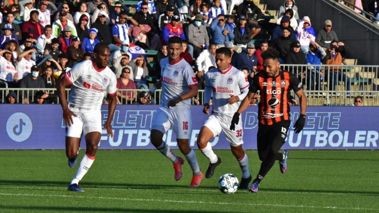 Olimpia pierde en su primer amistoso ante el Águila de El Salvador
