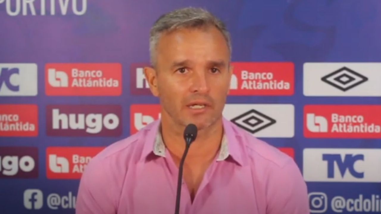Pablo Lavallén responde a las críticas por su estilo de juego y llena de elogios al Patón Mejía