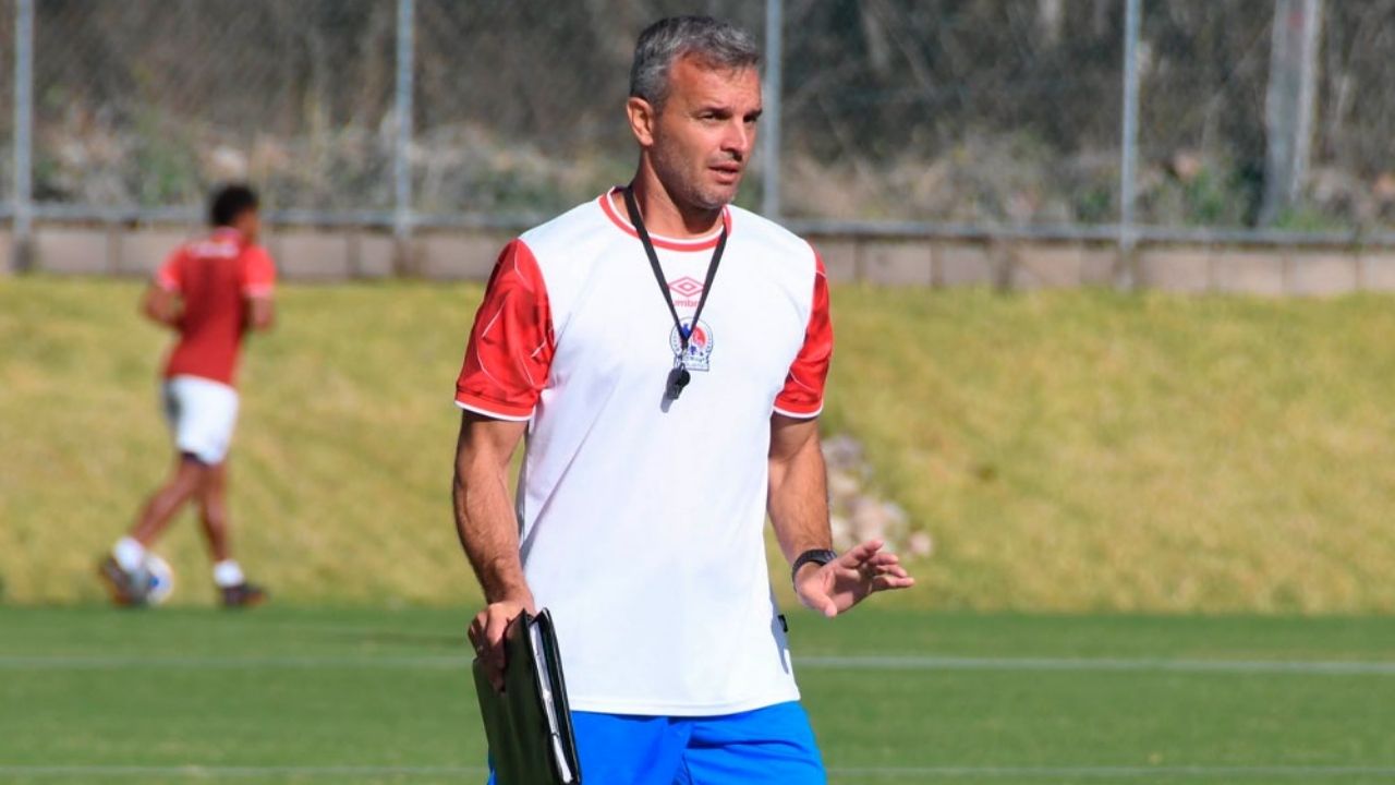 Pablo Lavallén calienta el clásico tras su regreso de los Estados Unidos