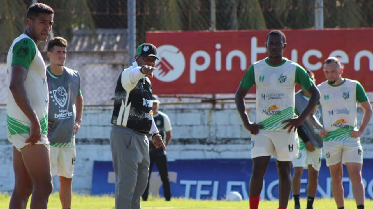 Osman Vélez, gerente de Platense, se refiere a la polémica y advierte que llegarán hasta la FIFA