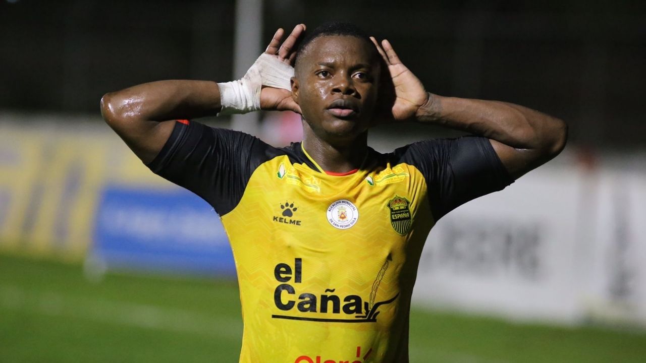 ¡Intratable! La Máquina de Vargas golea al Real Sociedad y suma su octavo triunfo al hilo