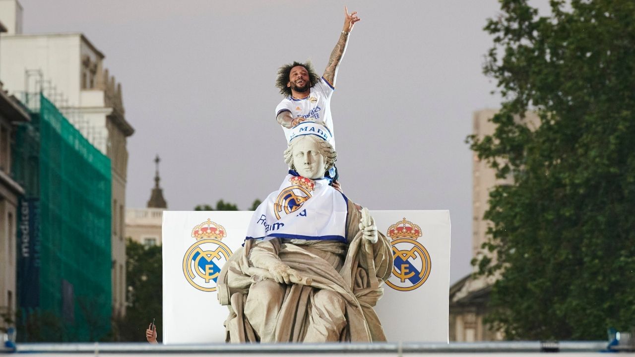 ¡Alaba no deja la silla! La locura de festejo del Real Madrid tras ganar su título 35 de Liga Española
