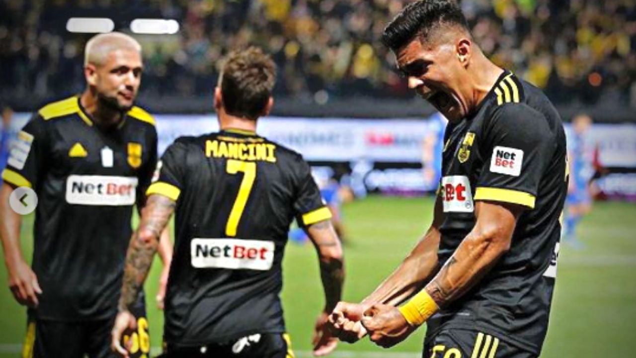 ¡Formidable! Afición del Aris otorga reconocimiento a Luis Palma tras anotar en el último partido