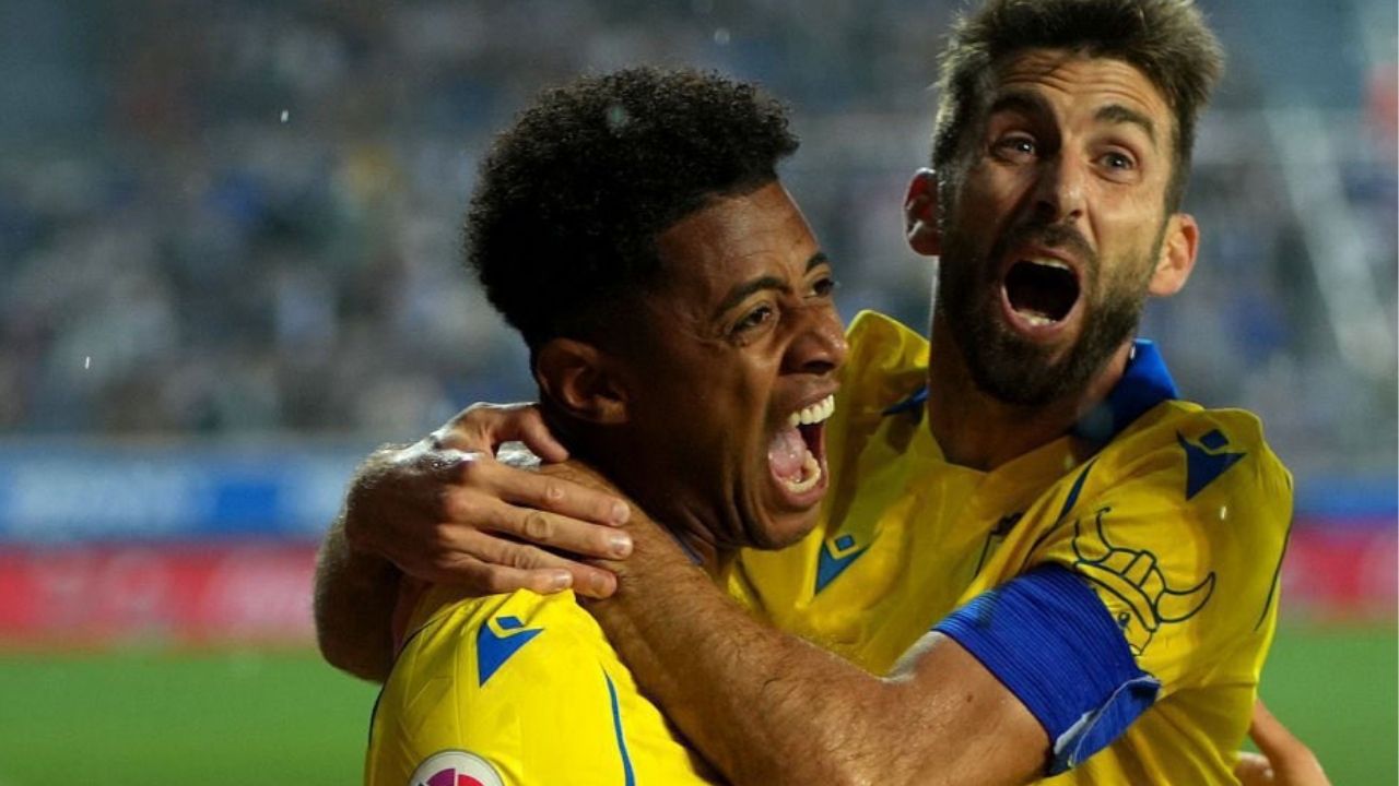 Una épica narración, reacciones en Sudamérica y lo que sigue provocando el gol de Choco Lozano con el Cádiz