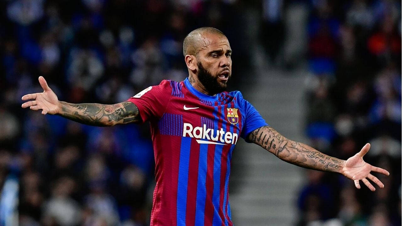 ¿Se va? Dani Alves habla sobre su futuro con Barcelona en la siguiente temporada