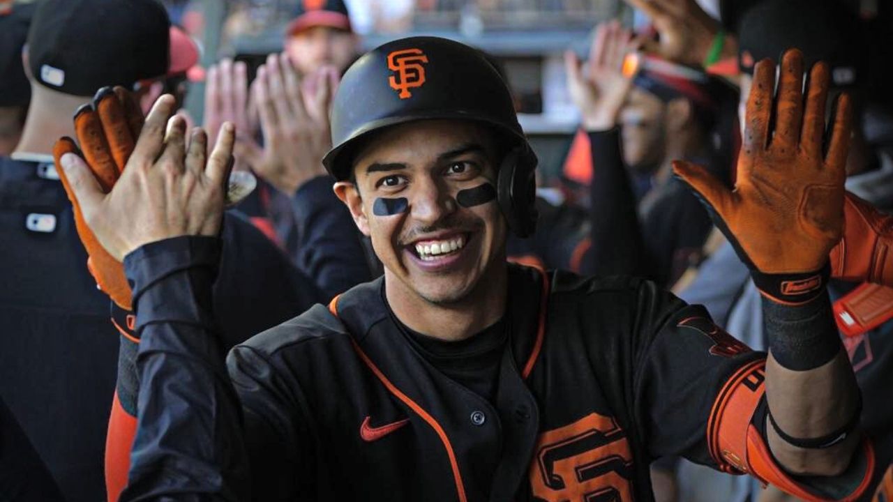 ¡Batazo catracho! Mauricio Dubón conecta su primer cuadrangular del 2022 con los Gigantes