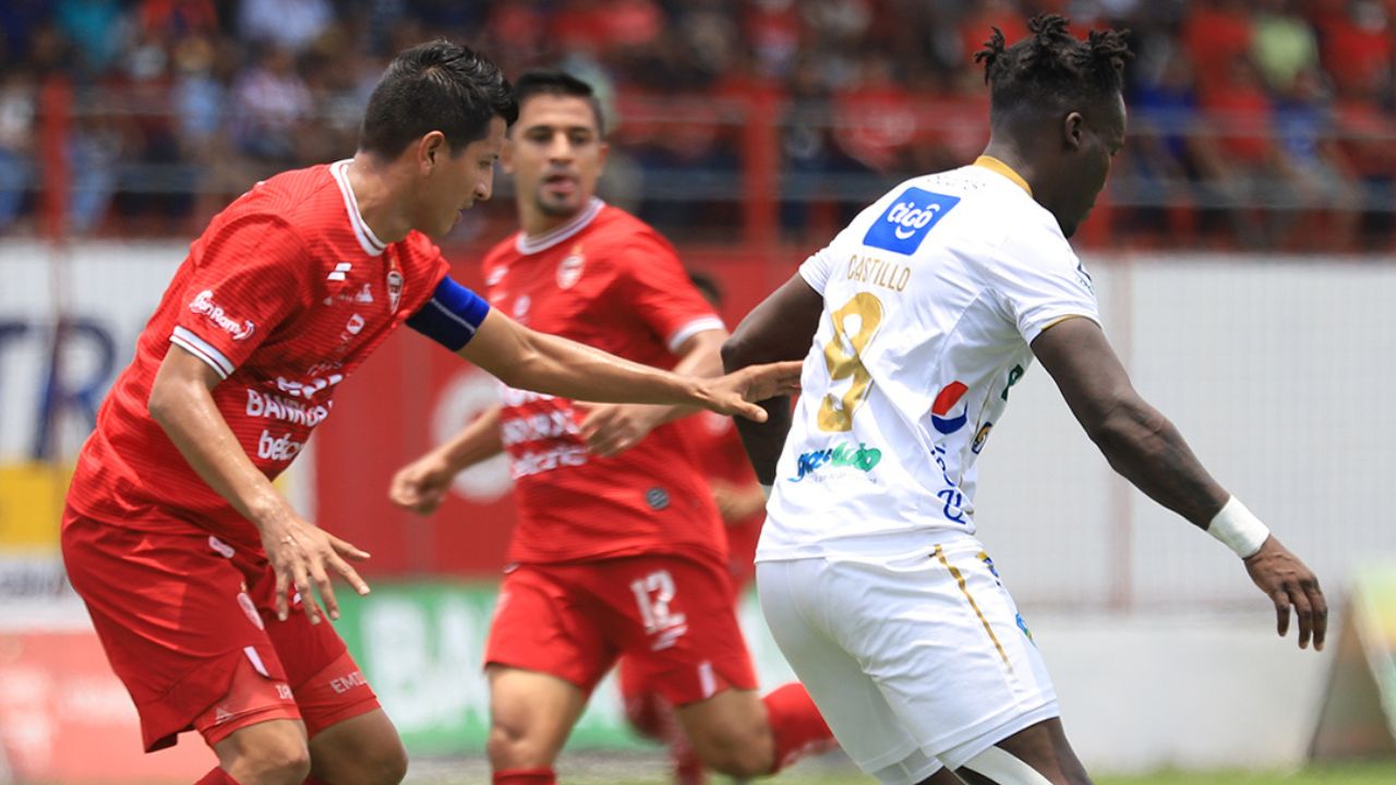 Comunicaciones informa gravedad de la lesión de Rubilio Castillo