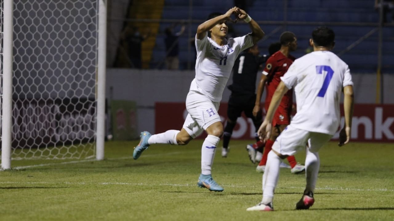 Honduras remontó ante Panamá y clasifica al Mundial de Indonesia 2023