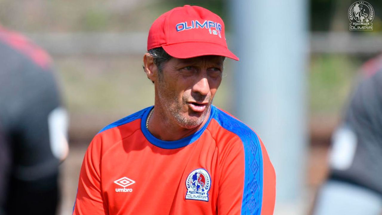 Pedro Troglio adelanta su fecha de regreso a Honduras y la posición en la que ocupa un refuerzo